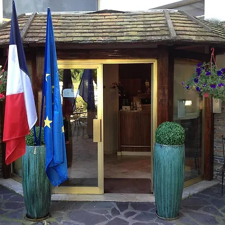 Inter-hotel Au Pavillon Bleu Hotel 3*
