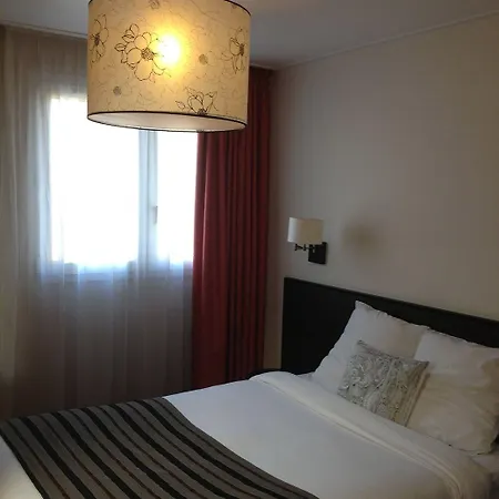 Inter-hotel Au Pavillon Bleu 3*