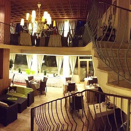 Inter-hotel Au Pavillon Bleu 3*