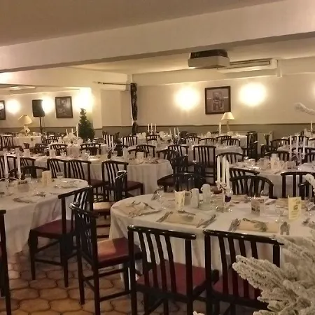 Inter-hotel Au Pavillon Bleu 3*