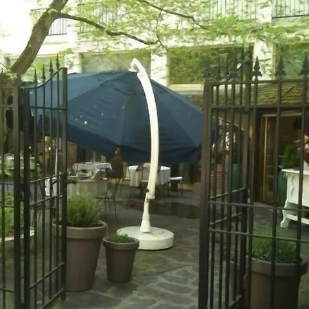 Inter-hotel Au Pavillon Bleu Hotel 3*