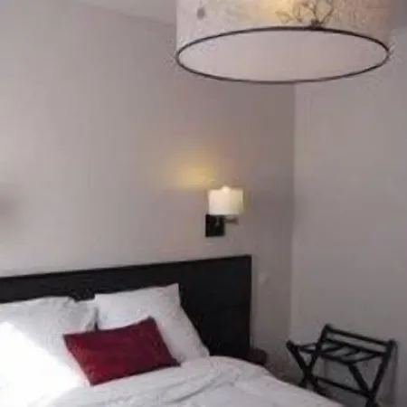 Inter-hotel Au Pavillon Bleu