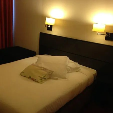 Inter-hotel Au Pavillon Bleu 3* Ozoir-la-Ferrière